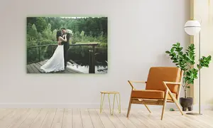 Hochzeitspaar vor See am Wald als Motiv auf Backlit Folie, Aufkleber als Wanddekoration im Wohnzimmer